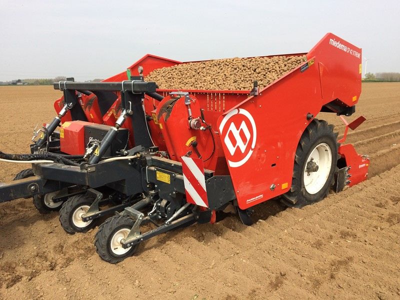 CP42 - Planteuse à godets 4 rangs - Dewulf BV - Polyvalente et Précise_4