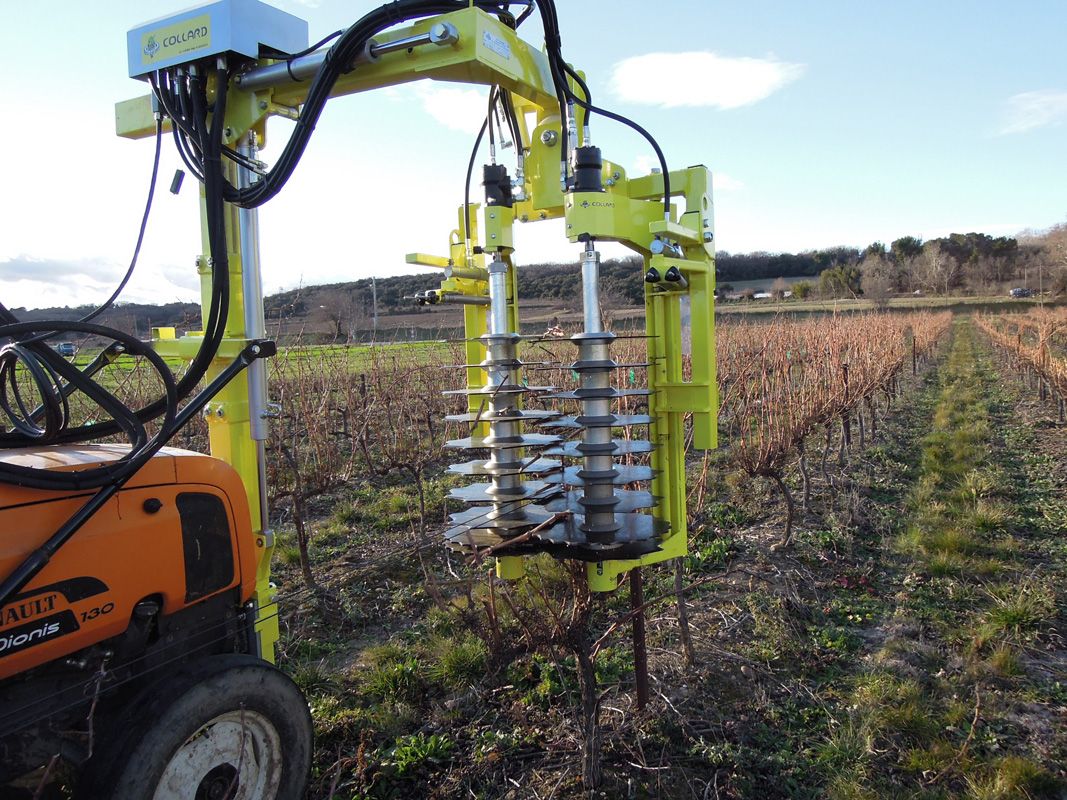 Prétailleuse Collard - Vignes larges 1 ou 2 rangs - Châssis LP ou AVR repliable - Modes d'ouverture au piquet_4