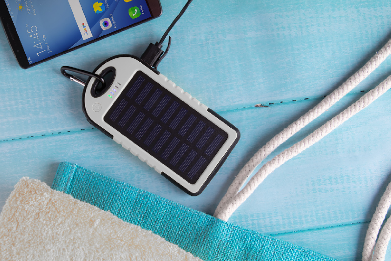 Power bank USB - plastique avec revêtement silicone - 4000 mAh - chargeur solaire et lampe LED_4