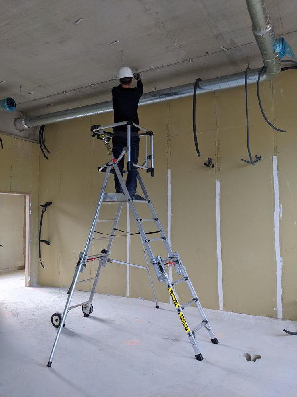 Plate-forme individuelle roulante télescopique 4 à 7 marches - Masterscop_4