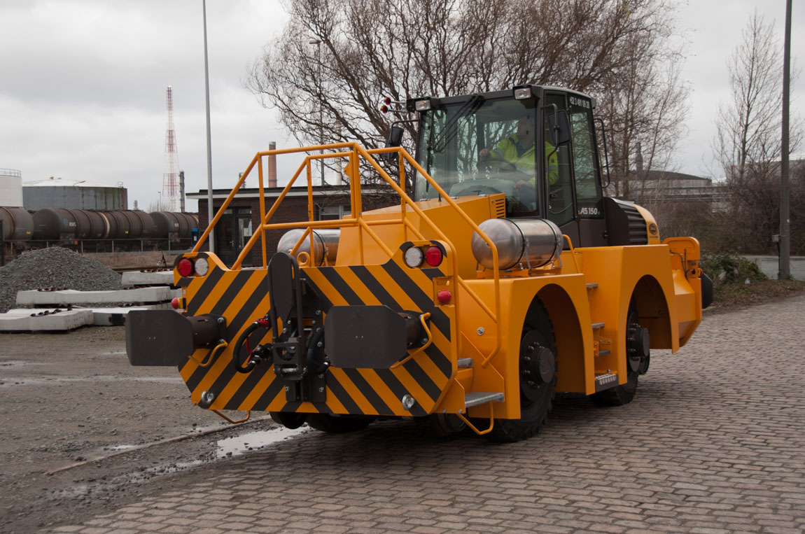 Engins pour infrastructure ferroviaire - B-Track AS 150 T16/T18, diesel hydrostatique, 136 CH, jusqu'à 1600 tonnes tractables_4