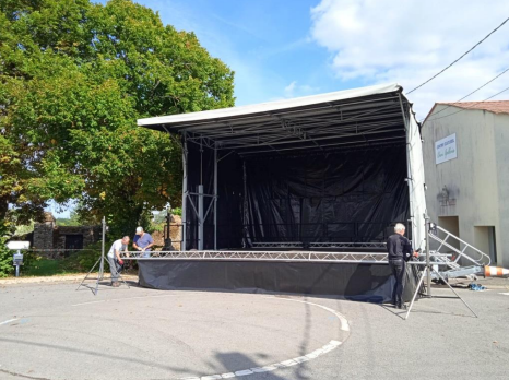 Podium passe partout 48 m² avec kit de bâche - EMS Stage 48_4