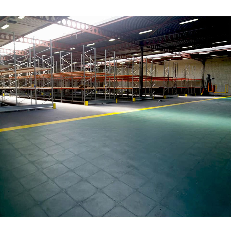 Revêtement de sol industrie, usine - équipe professionnelle avec expérience_4