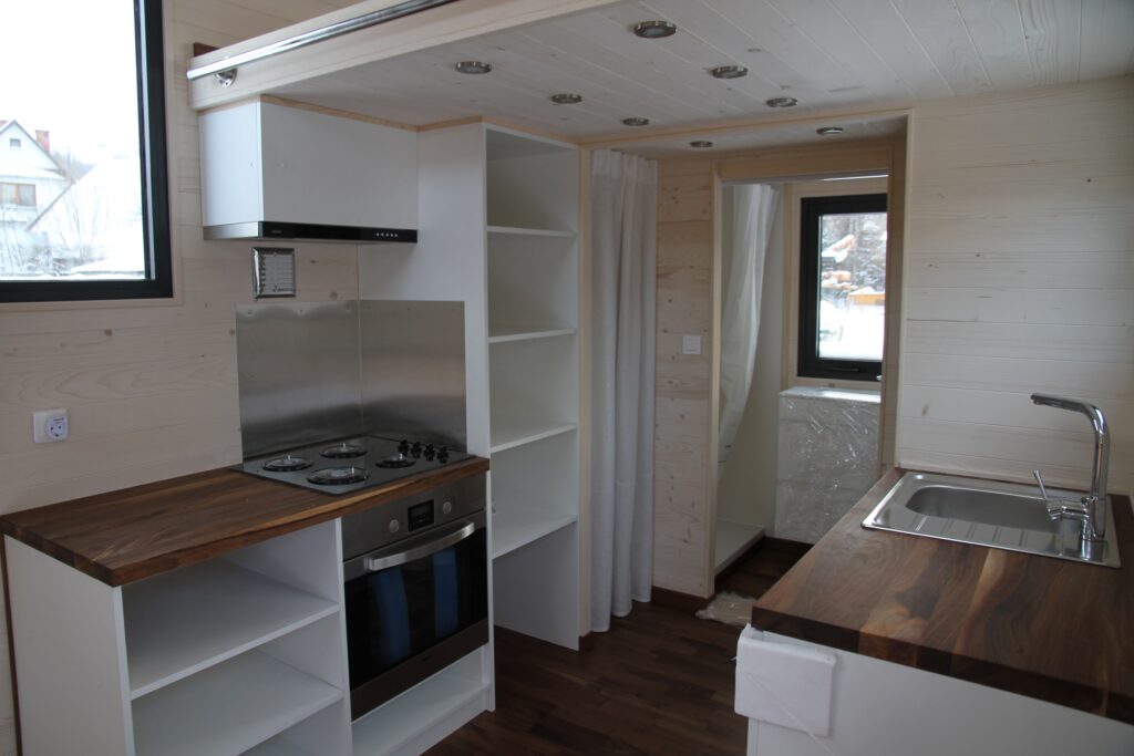 Tiny house Lugano Quadrapol 19,5 m² - avec mezzanine, toit en bac acier et cuisine en chêne massif_4