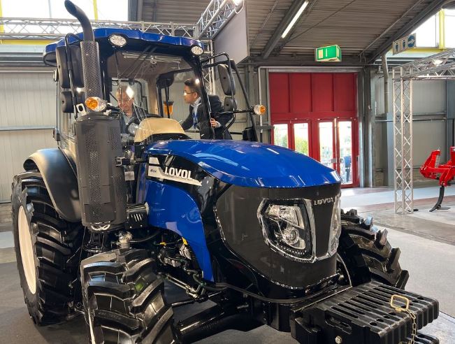 Tracteur 110cv équipé de 4 cylindres doosan d34 common rail - m1104_4