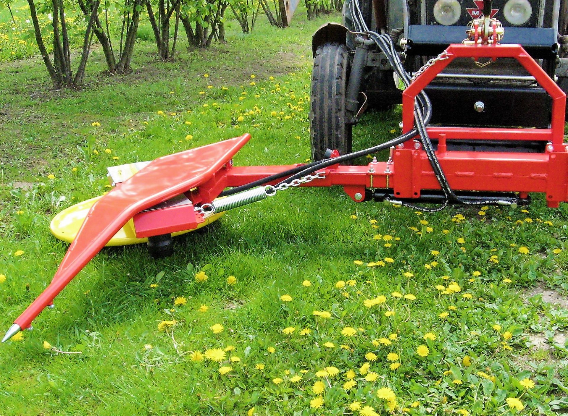 Faucheuse arboricole LUCEK pour travail précis dans les vergers