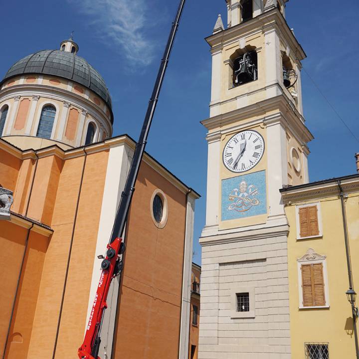 Nacelle araignée sur chenille Spider 43 T - Sécurité et stabilité jusqu'à 43,18m de hauteur avec portée latérale de 17,33m_4