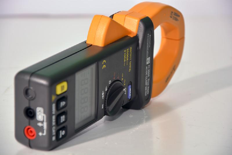 FI2000-2 - Pince multimètre 2 500 A avec sortie analogique et convertisseur TRMS AC+DC_4