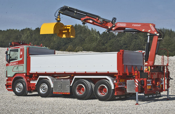 Grue auxiliaire Fassi F235A e-dynamic - capacité de levage jusqu'à 20,30 tm - bras hydraulique jusqu'à 2,70 m avec jib_4