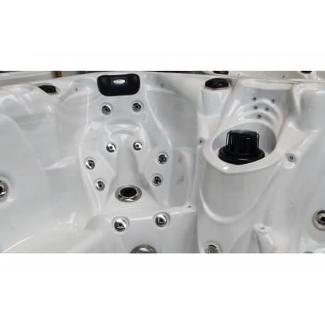 Spa 3 places avec système de maintenance Synergy Water Maintenance System