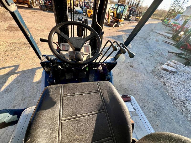 KOMATSU chariot élévateur à gaz fg25t-11e (avec pince)_4