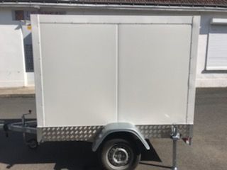 Remorque 750 kg avec passage de porte 0m90 x 1m30