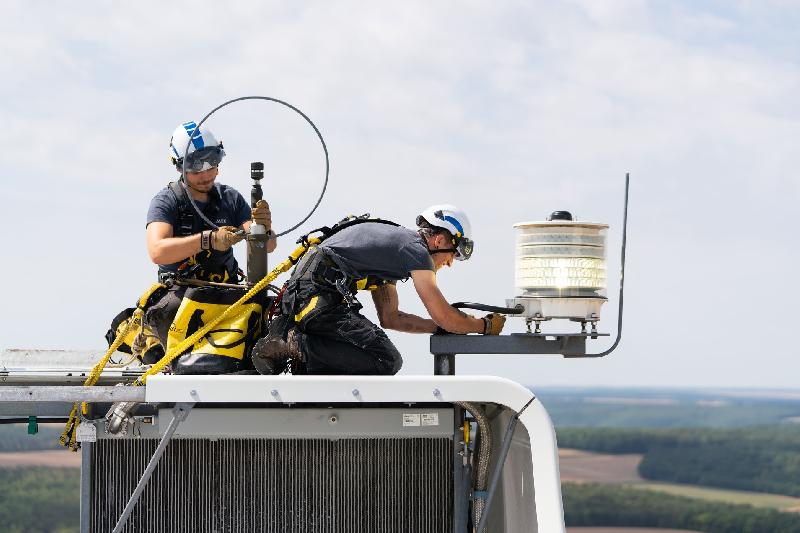 Harnais VOLT Version Euro - Petzl - Antichute et maintien au travail avec points d'attache pour progression verticale_4