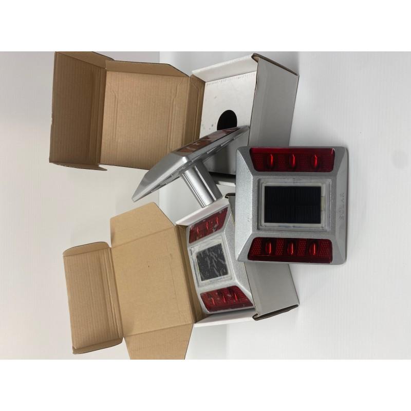 Plot routier en fonte aluminium solaire à coller - Double face LED rouge clignotante - Plot Solar 04 2x2_4