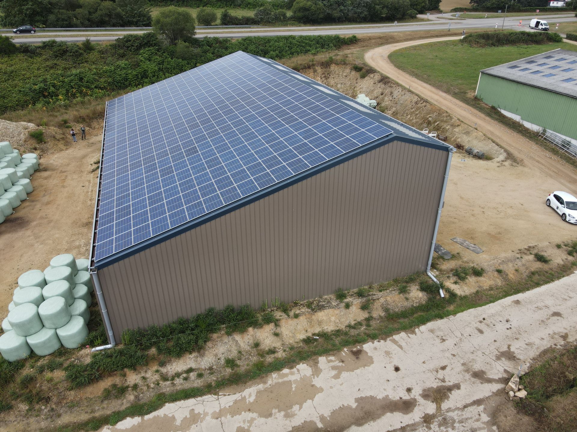 Bâtiment de stockage agricole avec toiture photovoltaïque