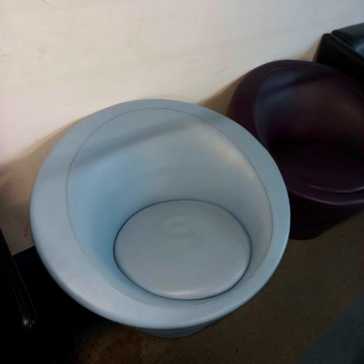 Fauteuil pivotant Girola Tacchini d'occasion - Design contemporain par Lievore Altherr Molina - Formes courbes et enveloppantes_4