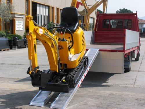 Rampe de chargement striée avec rebords - Charge maximale 3T (3000 kg) - Réf M074/20U - Aluminium - Longueur 2000 mm_4