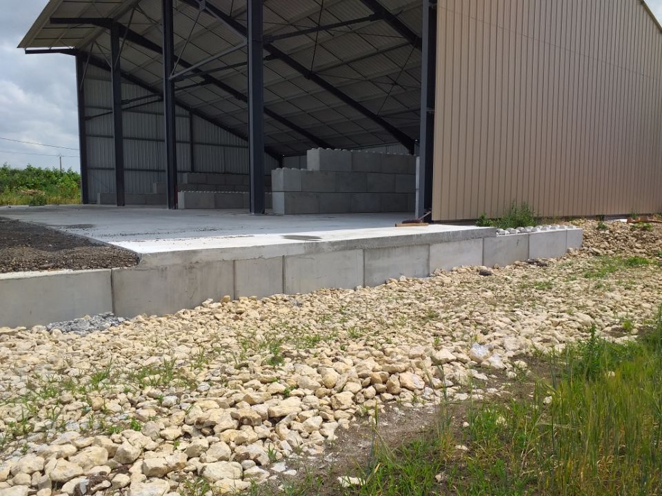 Blocs béton robustes pour ouvrages de soutènement