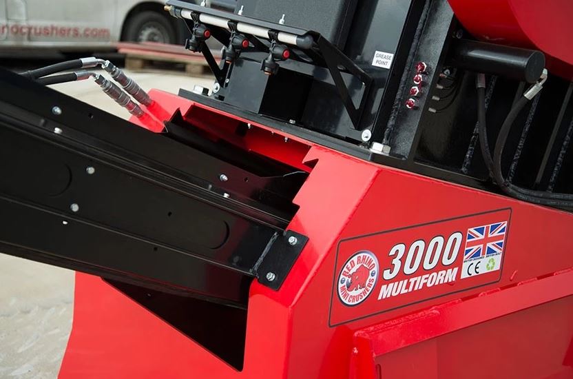 Concasseur version transportable avec attelage 3 points - 3000/3000 TM RED RHINO_4