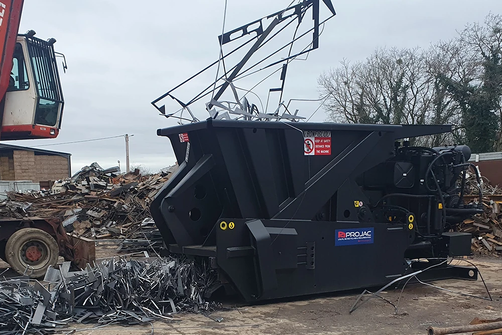 Cisaille hydraulique mobile horizontale, pour chantiers de ferraille - BONFIGLIOLI - Force de cisaillement 1000 T - MOBICUT-1000_4