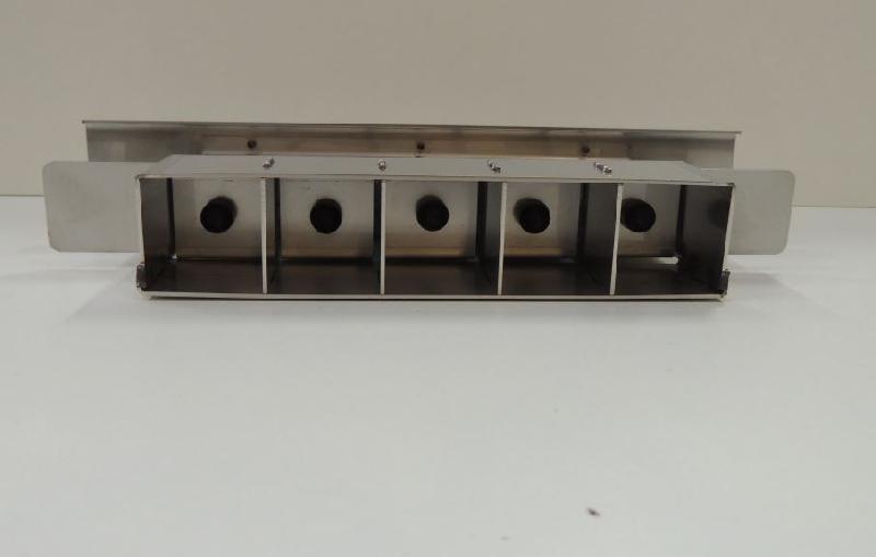 Presse-mottes INOX Petit modèle - 4 mottes - Mottes 50 mm avec évidement 6 mm - Fabrication belge_4