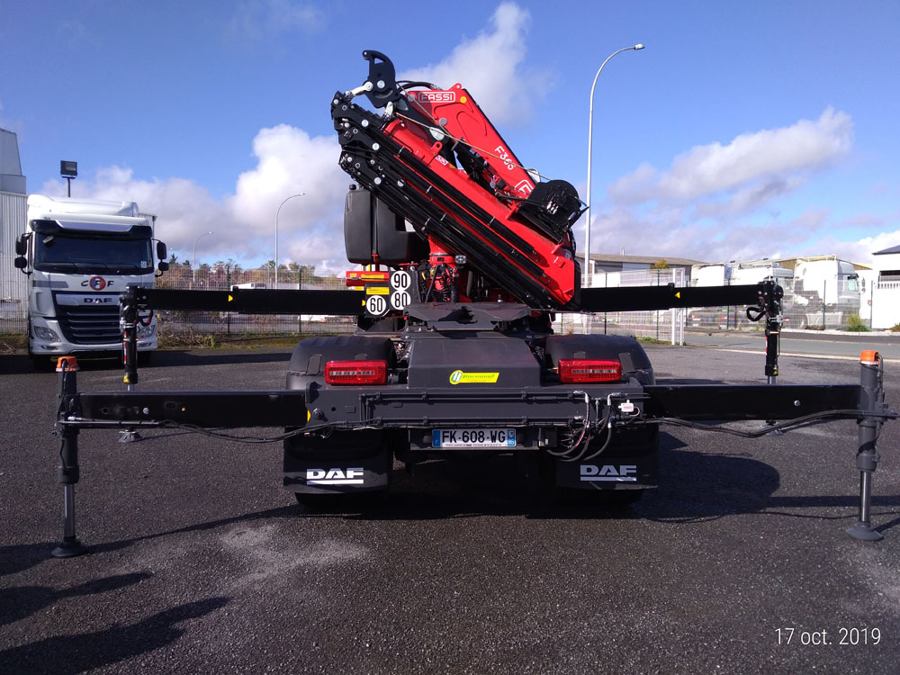 Grue de portée 13 à 38 t/m pour porteur, tracteur, remorque  - hpc_4