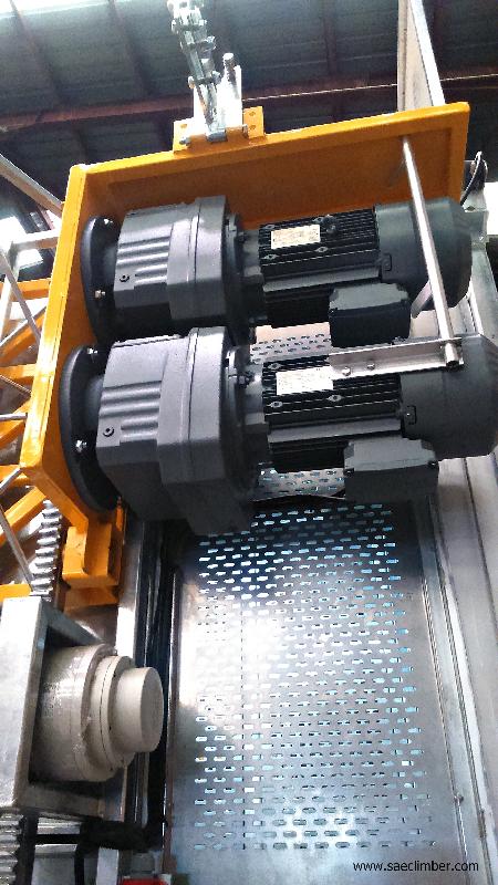 Ascenseur de chantier E10 - charge 1000 kg - vitesse 28/36 m/min - hauteur 150 m_4