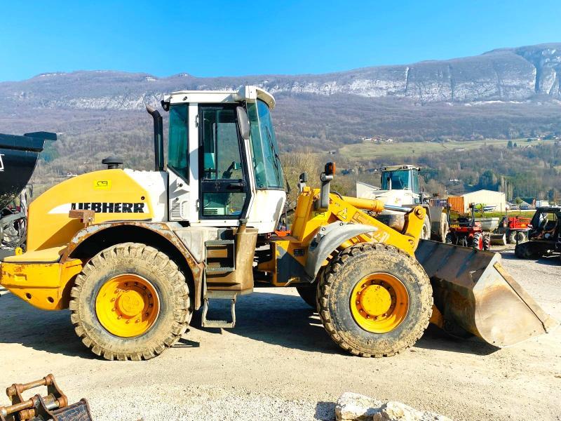 LIEBHERR chargeuse l524 10t_4