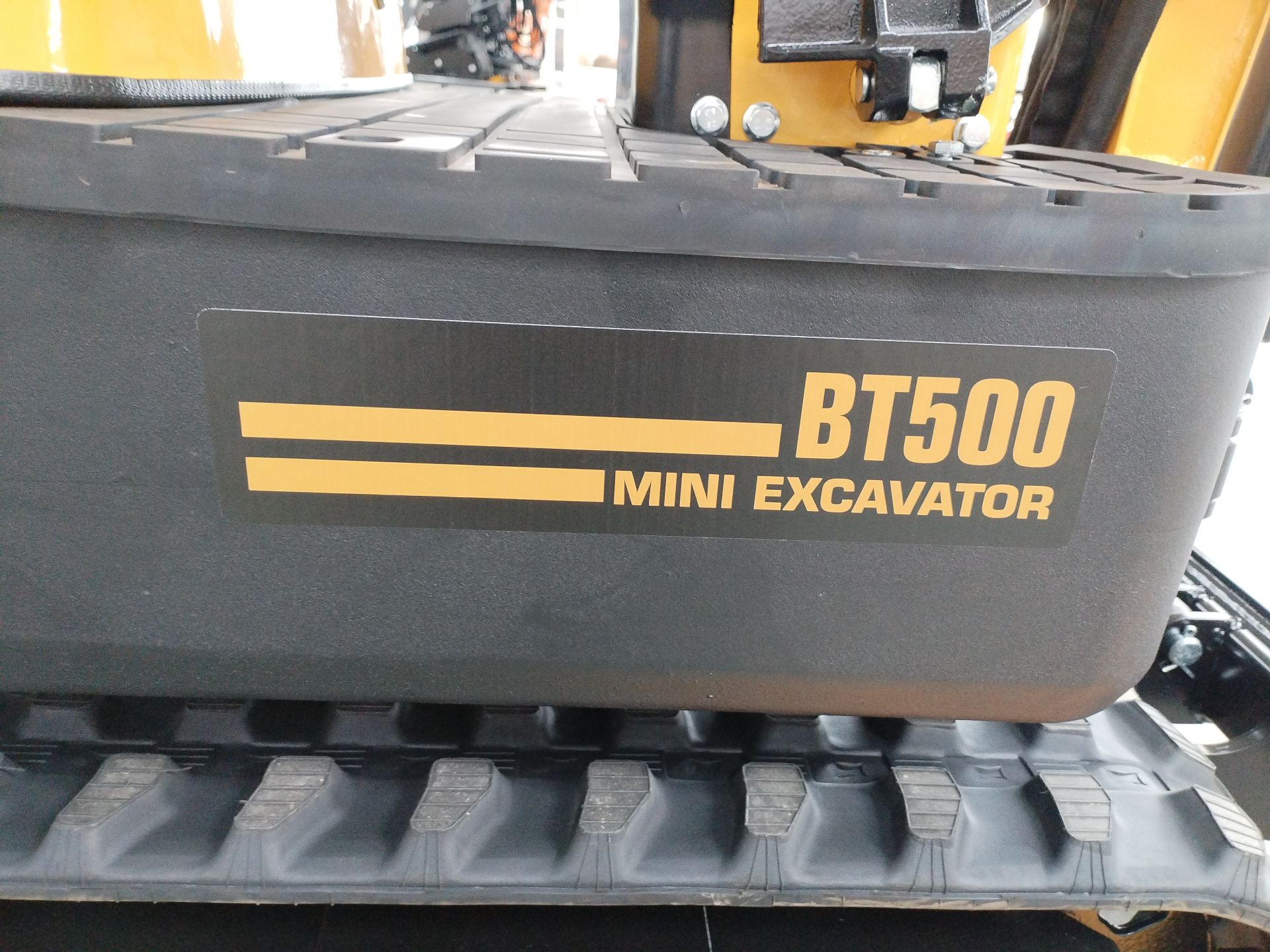 Mini-pelle pour les travaux d'excavation - BT500 - 8.5CV_4