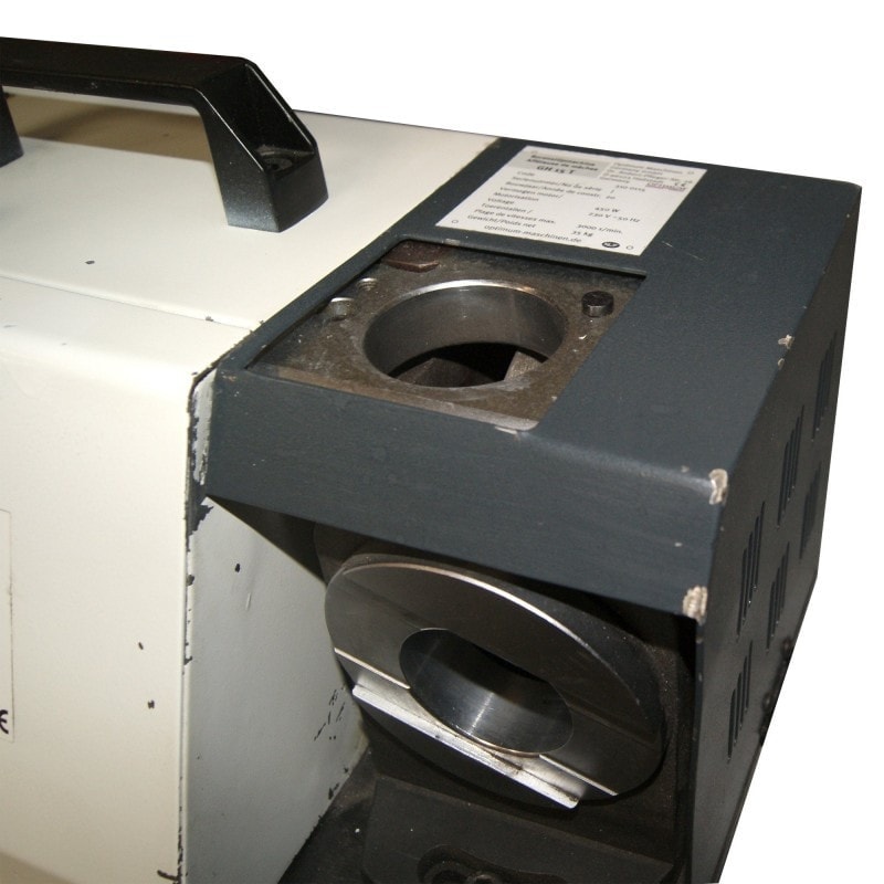 Équipement d’affûtage avec pinces ER incluses