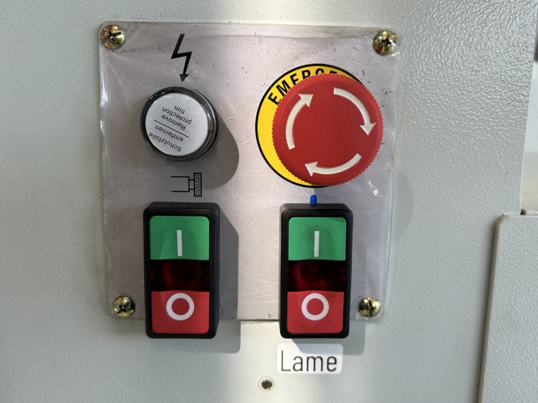 Scie à ruban verticale ARROW - SV455 avec variateur de vitesse et dispositif de soudage intégré_4