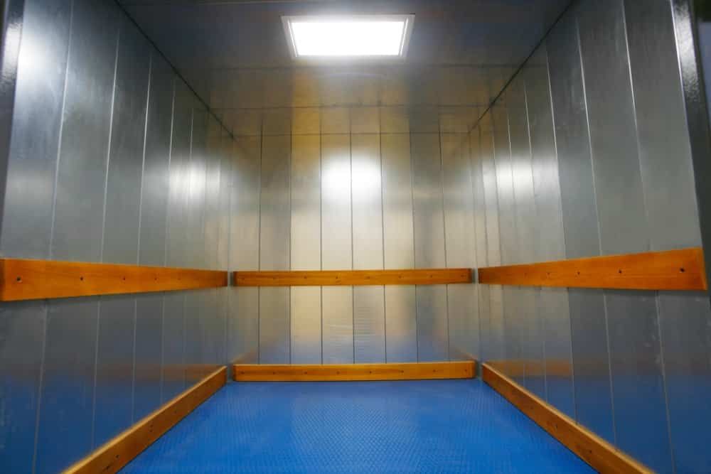 EH1500 monte-charges - Hidral - Charge de 1000 à 2000 kg - Plateau modulable jusqu’à 5,60m²_4