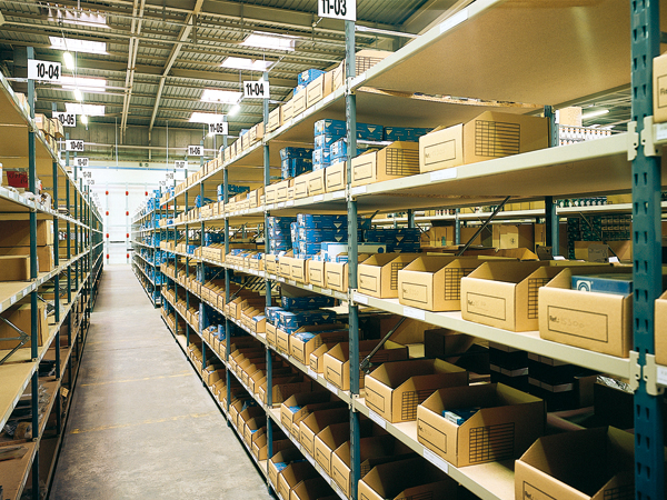 Rayonnage métallique avec des tablettes en bois pour charges légères jusqu'à 210 kg par niveau - PROFILPLUS_4