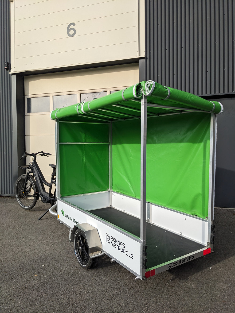 Remorque vélo collecte de déchets pour le transport de bacs et containers_4