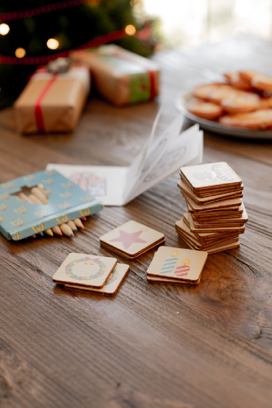 Jeu de mémoire en bois de bouleau laminé - 24 tuiles avec motifs de Noël - Impression logo 1 couleur_4