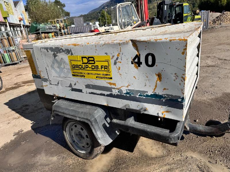 Atlas copco XAS66 Compresseur de chantier 4000L/min sur remorque_4