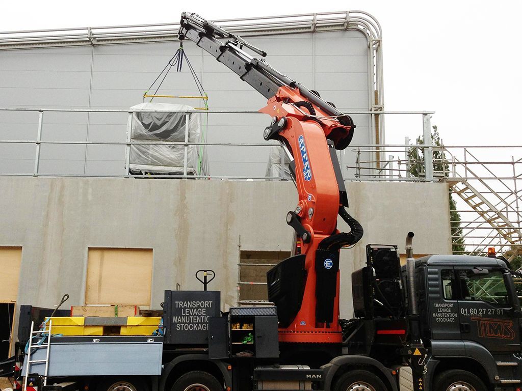 Grue auxiliaire Big 1855 - Effer - pression 375 bar avec articulation et treuil, système électronique PROGRESS_4