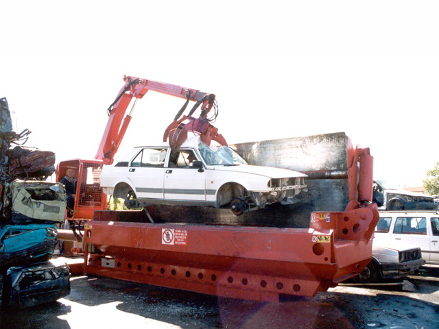 Presse mobile BONFIGLIOLI pour compactage de ferraille -12 tonnes/h - 15 paquets/h - MOBIPACK-500_4