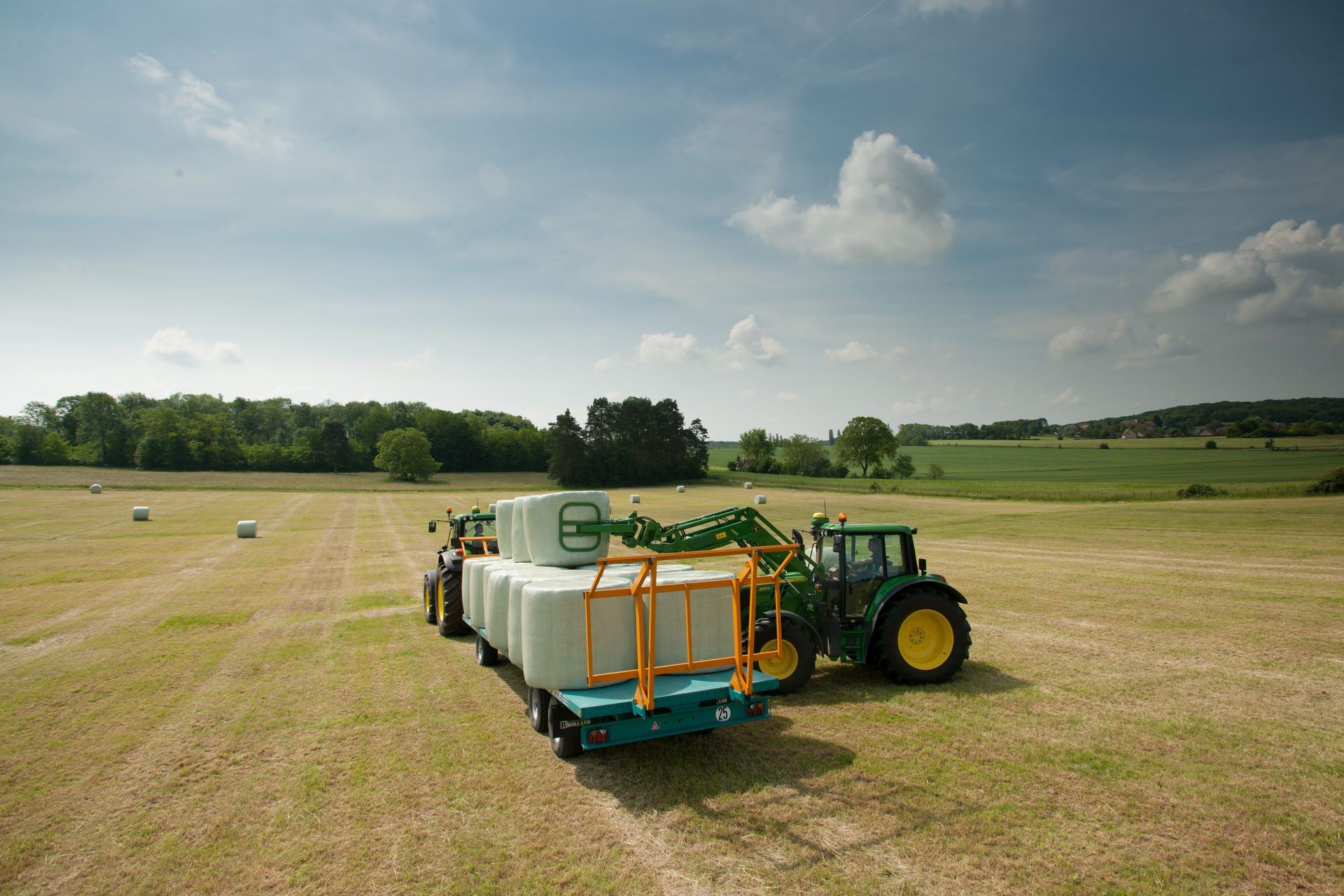 Remorque plateau agricole CH 9006 - Golpais - 9m de longueur, 2m50 de largeur, PTAC 19000 kg, 3 essieux demi-tandem_4