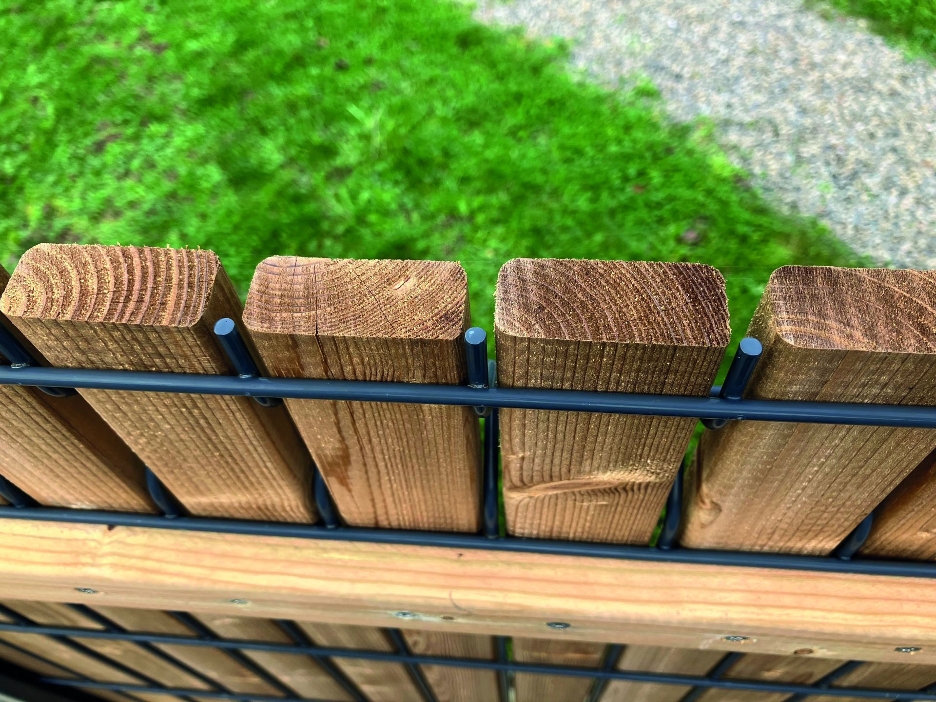 Lattes d'occultation rigides LIXO® bois 22 mm - esthétique soignée, pin traité autoclave, kit universel_4