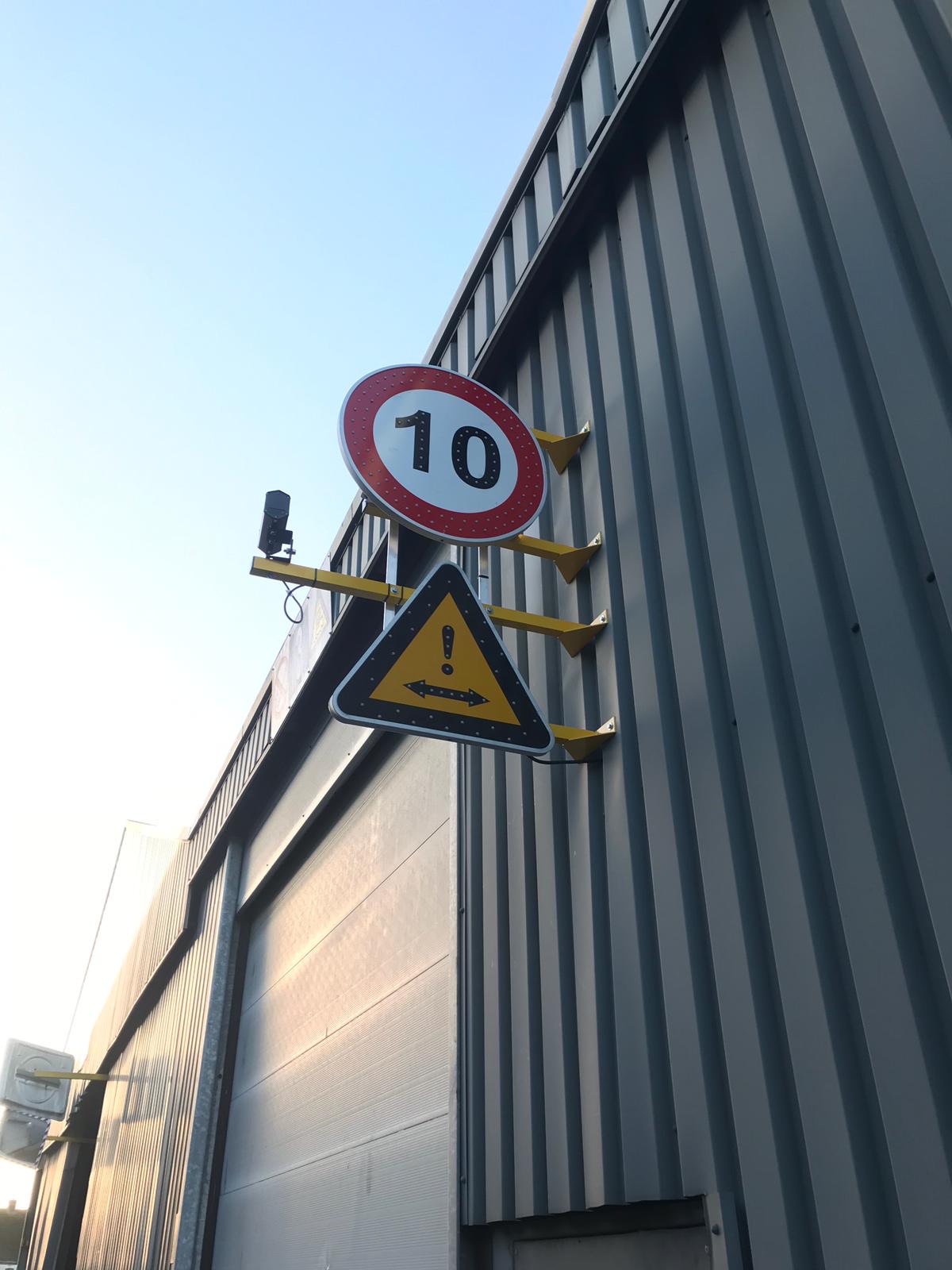 Signalisation lumineuse sur mesure - panneaux, modules LED et personnalisation complète_4