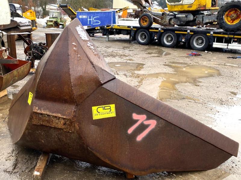 Godet trapèze attache Morin M6_4