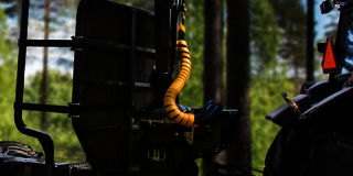 202T Remorque forestière - Kesla OYJ - 900kg - Chargeuse avec portée de 6.15m et système de commande avancé_4