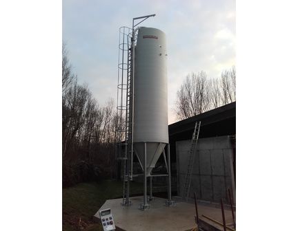 Silo de stockage en polyester pour matériaux alimentaires et industriels