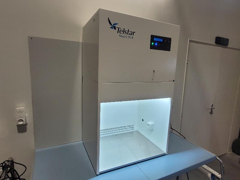 Hotte à flux laminaire vertical MINI V/PCR TELSTAR_4