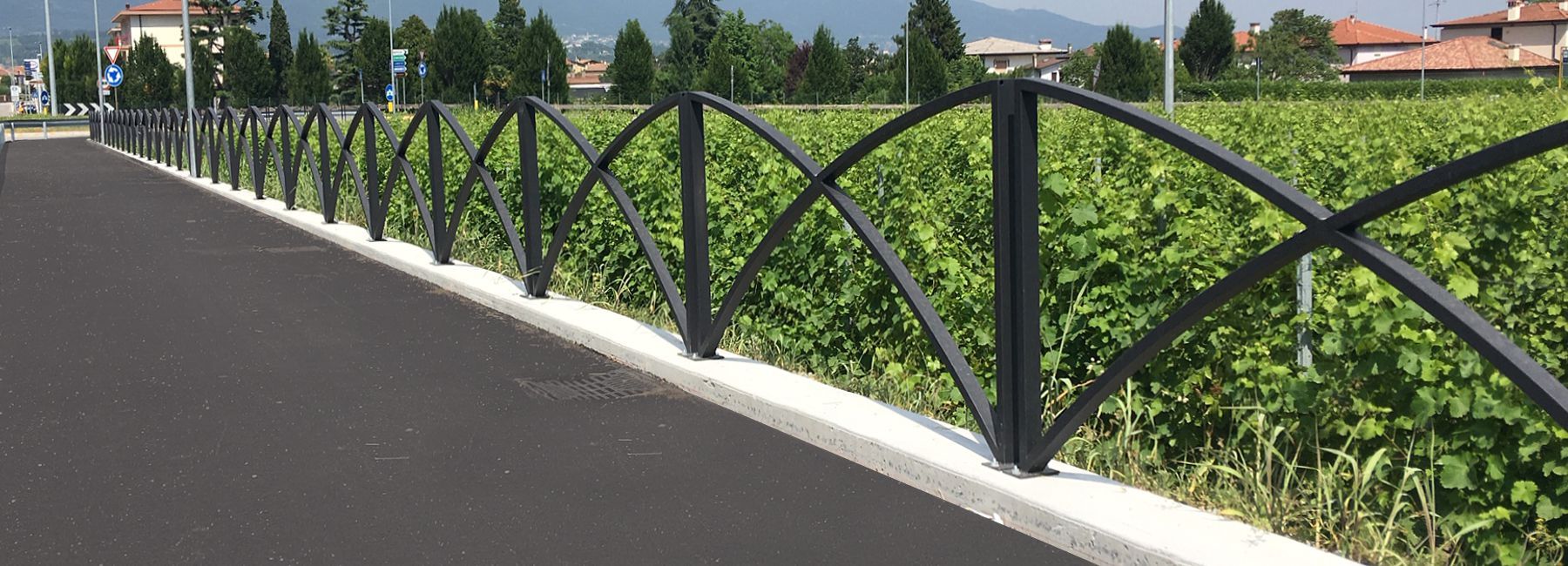 Papillon barrières urbaines - City Design - acier galvanisé - barres centrales croisées et courbes - sur platine ou à sceller_4