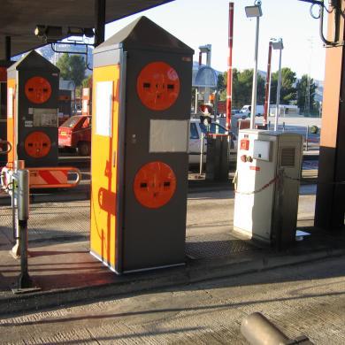 Borne de paiement compartimentée pour maintenance simplifiée