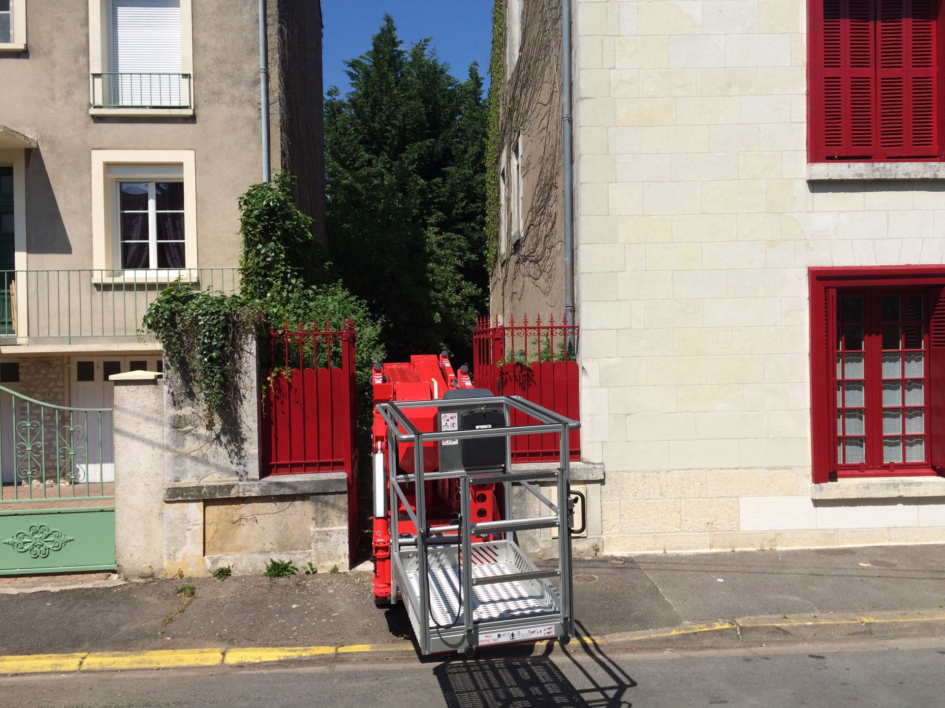 LEO24GT avec bras télescopiques en acier haute résistance