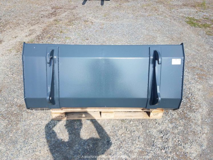 Accessoire pour tracteur : godet universel Sonarol