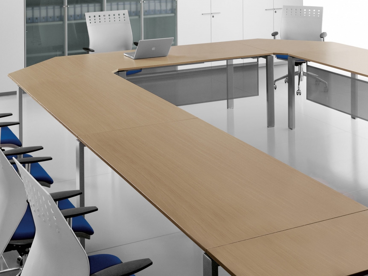 Table de réunion GLIDER - opératif avec brosse passe-câbles - design italien, structure solide en acier et finitions variées_4